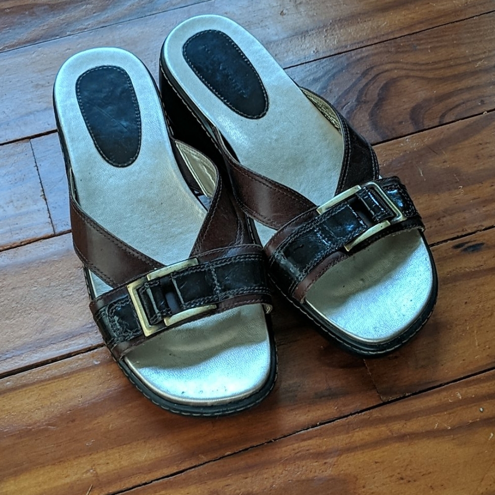 Rockport Brown and gold leather sandals